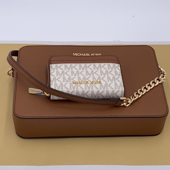 MICHAEL KORS LG EW CROSSBODY & MD ZA CARD CASE SET - Picture 15 of 16